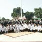 Suasana foto bersama usai pelaksanaan upacara Hari Santri Masional di aloon-aloon Kota Blitar.