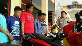 Konferensi Pers, Kapolres Sampang (AKBP. Didit Bambang Wibowo Saputra) mengintrogasi langsung 5 tersangka, lengkap dengan barang bukti.