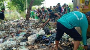 Gerak Cepat Mahasiswa Socah Dorong Muspika Dan Masyarakat Pungut Sampah