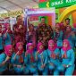 Kepala Puskesmas Kamal (Nur Hotibah S, ST M) beserta staf pose bersama dengan Kepala dan Sekertaris Dinas Kesehatan Kab. Bangkalan dalam acara Pekan Raya Bangkalan (PRB) Tahun 2019.