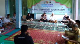 Rombongan Polres Sampang saat melaksanakan istighosah di Masjid Darus Salam Gunung Rancak.