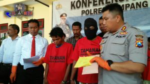 Polisi Bekuk Dua Pelaku Pencuri Hp di Sampang