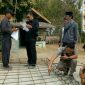 Ketua dan anggota Komisi III DPRD Kabupaten Blitar sudak proyek jalan cor beton di Desa Gunung Gede, Wonotirti, Blitar. 