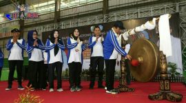 Bupati Sampang (H. Slamet Junaidi) melalui Sekertaris Daerah Kabupaten Sampang (Yuliadi Setiawan) membuka secara simbolis puncak peringatan Bulan Bhakti Gotong Royong Masyarakat (BBGRM) ke XVI dan Hari Kesatuan Gerak PKK (HKG PKK) ke 47 tahun 2019.