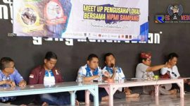Moh. Fauzan, Direktur Utama PT. Rega Media Universal dan Owner Travel Madura (nomor tiga dari kiri) tengah menyampaikan sambutannya.