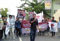 Ketua Jaka Jatim Korda Sampang (Sidik, SE.MM) tengah berorasi.