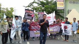 Ketua Jaka Jatim Korda Sampang (Sidik, SE.MM) tengah berorasi.