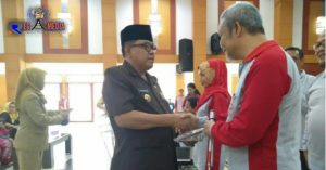 Plt Wali Kota Blitar Berikan Bantuan Kepada Penyadang Disabilitas