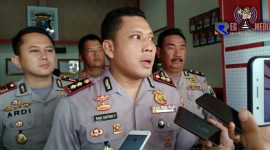 Kapolres Bangkalan (AKBP. Rama Samtama Putra) diwawancara awak media. 