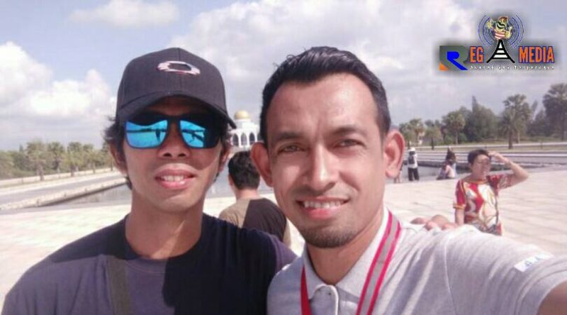 Mohammad Reza saat berpose bersama Hasan Tour Guide Thailand.