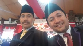 Ketua AKD Kec Robatal H.Abd Hamid (kanan) bersama kepala desa Sawah Tengah