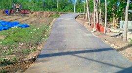 Jalan rabat beton yang ada di Dusun Solong Timur, Desa Karang Ghayam, Kecamatan Omben, menggunakan Dana Desa (DD)  tahun 2019.