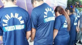 Konferensi pers: Polisi baru berhasil mengamankan 5 pelaku perdagangan anak di Kabupaten Bandung. 