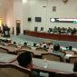 Saat berlangsungnya Paripurna DPRD Kabupaten Sampang dalam pengesahan Raperda Dana Cadangan Pilkada dan Susunan Oraganisasi Tata Kerja (SOTK). 