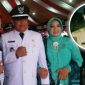 Faisol Kepala Desa Margantoko (pojok kanan atas).  Pose bersama Kepala Desa Bancelok yang baru (M.  Taufiqurrahman)  dengan istri usai dilantik di Pendopo Trunojoyo Sampang. 
