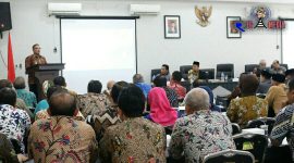 Bupati Sampang (H. Slamet Junaidi) saat menyampaikan sambutannya dalam sosialisasi perencanaan pembangunan daerah tahun 2021.