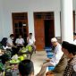 Kepala Desa Jrangoan (H.  Ali Mustofa) saat menyampaikan sambutannya dalam kegiatan sosialisasi Bantuan Sosial Pangan (BSP). 