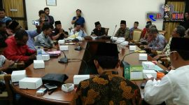 Berlangsungnya audensi dari Jatim Corruption Watch (JCW) dan Lasbandra terkait polemik realisasi ADK tahun 2019, di aula kantor DPRD Sampang. 