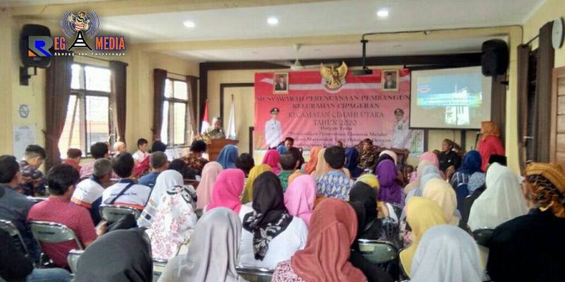 Saat berlangsungnya Musyawarawah Rencana Pembangunan di Kelurahan Cipageran.