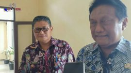 Ketua panitia seleksi  CPNS Kabupaten Bangkalan Setijabudi bersama Plt Kepala BPKAD Ishak Sudibyo