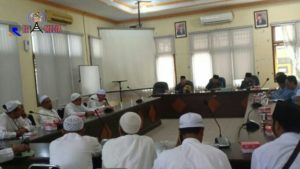 Soroti Pasar Modern & Warung Berjualan Saat Bulan Puasa, FPI Tuntut DPR Buat Perda Larangan