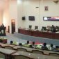 Saat berlangsungnya rapat paripurna di gedung grahadi DPRD Kabupaten Sampang, tentang penyampaian pandangan umum fraksi. 