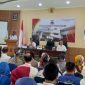 Saat berlangsungnya kegiatan Forum Group Discussion di kantor Kecamatan Cimahi Tengah. 