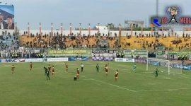 Berlangsungnya pertandingan antara Persebaya Surabaya melawan Persik Kediri. 