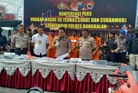 Konferensi Pers;  Polres Bangkalan ungkap kasus Curat,  Curas dan Curanmor. 