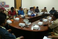 FKP, JCW dan Lasbandra audensi polemik ADK tahun 2019, di aula Komisi besar DPRD Sampang. 