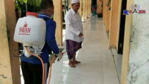 Tangkal Corona, Tempat Umum Di Konang Bangkalan Jadi Sasaran Penyemprotan Disinfektan