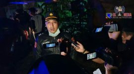 Kapolres Bangkalan (AKBP Rama Samtama Putra) saat di wawancarai awak media.