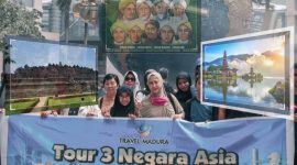 Rombongan tour tiga negara asia.