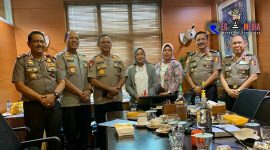 Kapolda Gorontalo (Brigjen Pol. Dr. Adnas, M.Si) didampingi Karo Rena Polda Gorontalo (Kombes Pol. Budi Meidianto) bersama Deputi Kelembagaan dan Tata Laksana KemenPan RB (Rini Widiyanti, SH. MPM) serta Asrena Kapolri, Karolemtala Srena Polri, Kapolda Babel dan Kapolda Malut.