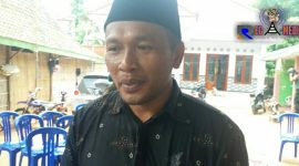 Kepala Desa Bunajih (Syamsul Arifin).