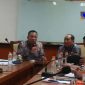 Bupati Sampang saat menemui rombongan dua Ormas di aula Pemkab Sampang