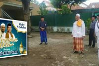 Pengasuh Pon-Pes Al Ihsan Jrangoan (KH. Mahrus Malik) didampingi Kepala Desa Jrangoan (H. Ali Mustofa) bersama panitia saat survei lokasi acara Tabligh Akbar Ustad Abdul Somad (UAS). 