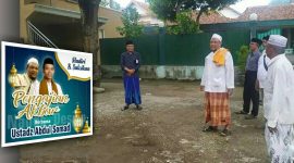 Pengasuh Pon-Pes Al Ihsan Jrangoan (KH. Mahrus Malik) didampingi Kepala Desa Jrangoan (H. Ali Mustofa) bersama panitia saat survei lokasi acara Tabligh Akbar Ustad Abdul Somad (UAS). 