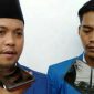 Anggota DPR RI (Slamet Riyadi) bersama Wakil Sekertaris PAN DPD Kab. Sampang (Fajar Andriawan) saat diwawancara awak media. 