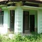 Poskesdes di Dusun Ngor Bungor Desa Tragih Kecamatan Robatal Sampang Madura yang tidak ditempati. 