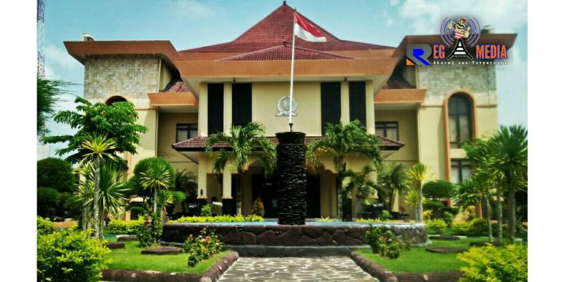 Kantor DPRD Kabupaten Sampang. 