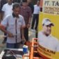 PT Takabeya Perkasa Group saat menyalurkan bantuan kepada masyarakat.