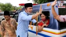Kades Bira Timur (H. Fathor Rohman) saat mendampingi warga yang diisukan Positif Corona.