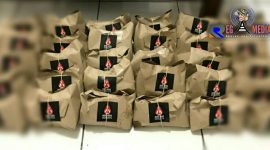 Nasi bungkus gratis dari AABI Cimahi. 