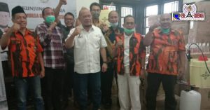 Peduli Pandemi Covid-19, Pemuda Pancasila Jatim Bagikan Alat Semprot Disinfektan
