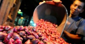Stok Minim, Harga Bawang Merah di Pasar Sampang Melonjak