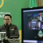 Gubernur Jawa Barat (Ridwan Kamil) saat melakukan video conference dengan Kepala Daerah se-Bandung Raya. 