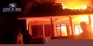 Tak Diketahui Penyebabnya, Rumah Warga Ketapang Sampang Terbakar