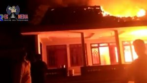 Tak Diketahui Penyebabnya, Rumah Warga Ketapang Sampang Terbakar