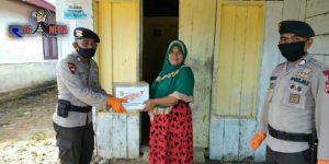 Brimob Aceh Berbagi Sembako Kepada Korban Banjir